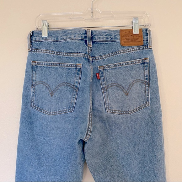 Levi's Premium High Rise Wedgie Denim Jean Size 28 . Like new - Picture 8 of 15